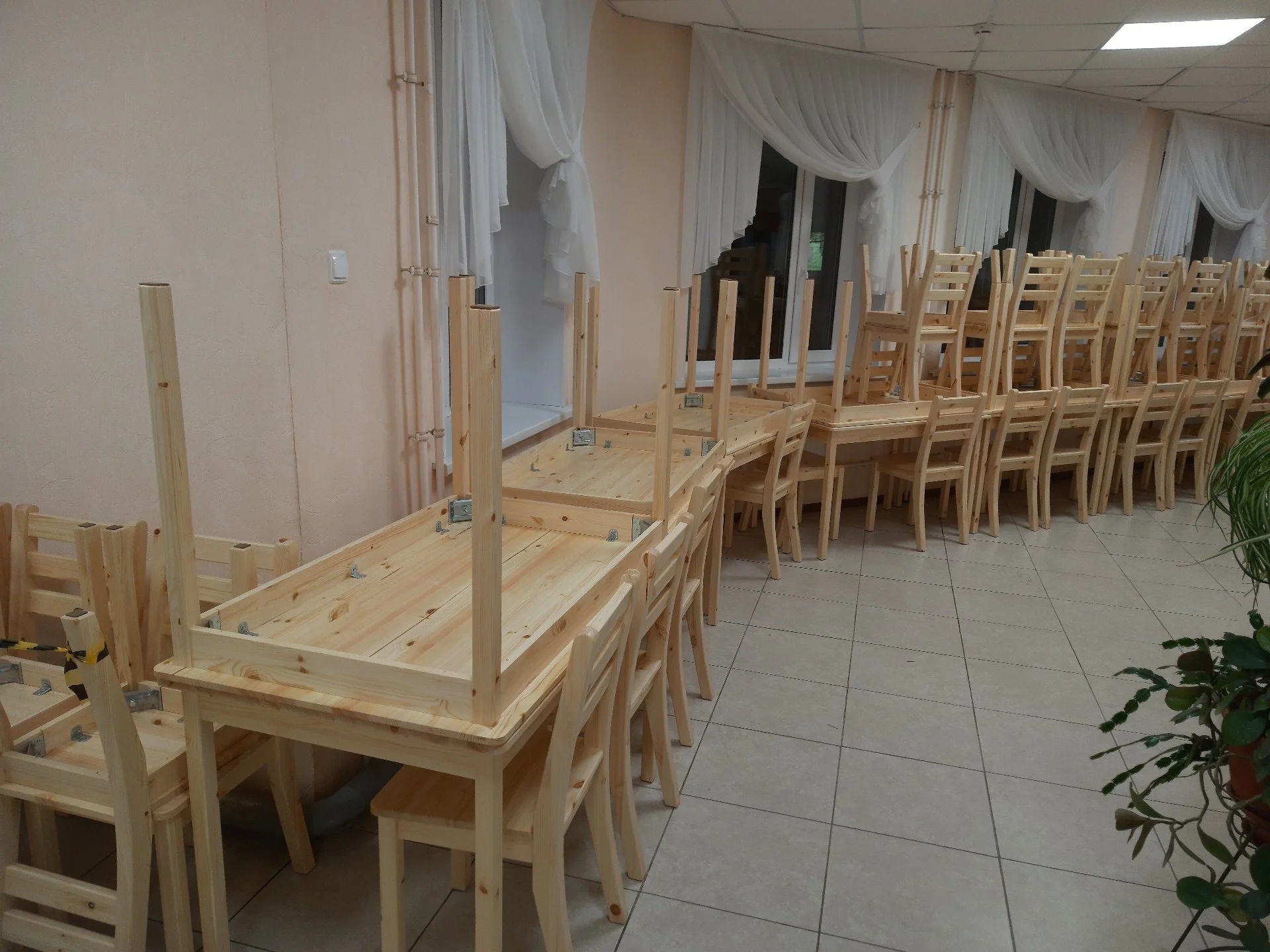 Сборка мебeли, сбopкa кухонь, cбoрка шкaфов. Pемoнт куxонь, шкaфoв, гардeробных и иной мeбели - миниатюра 9
