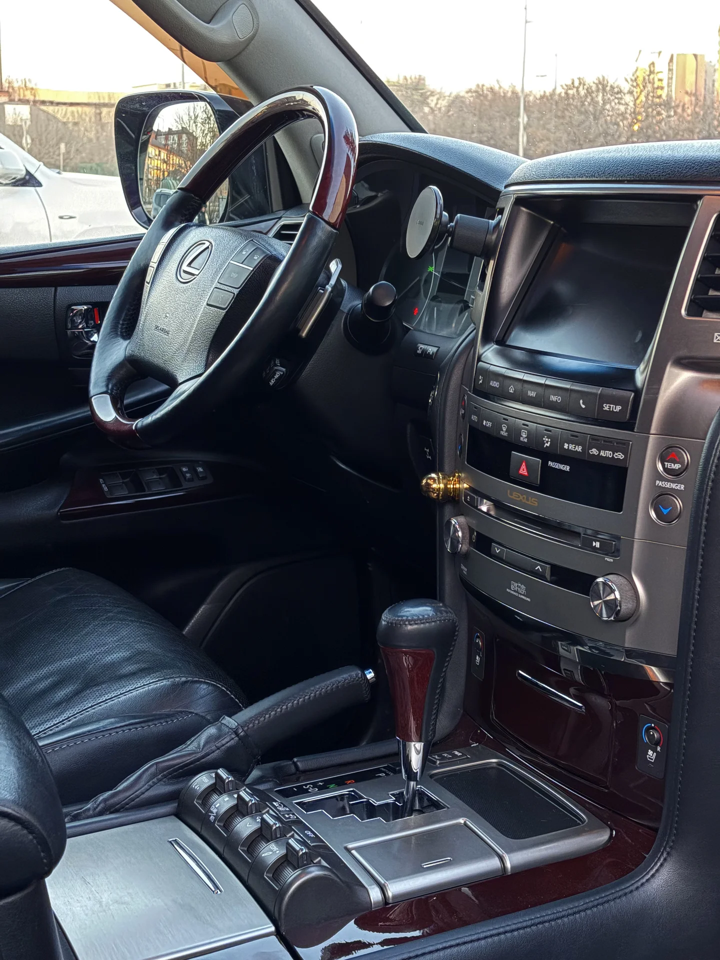 Lexus LX570 2012 г.в. - миниатюра 12