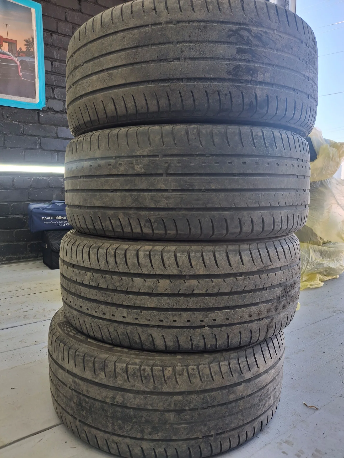 Продам летнию Резину r17 - изображение 1