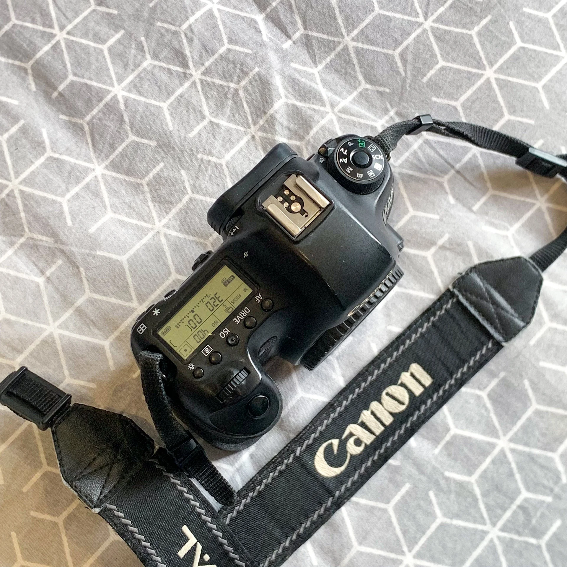 Canon EOS 6D body - миниатюра 3