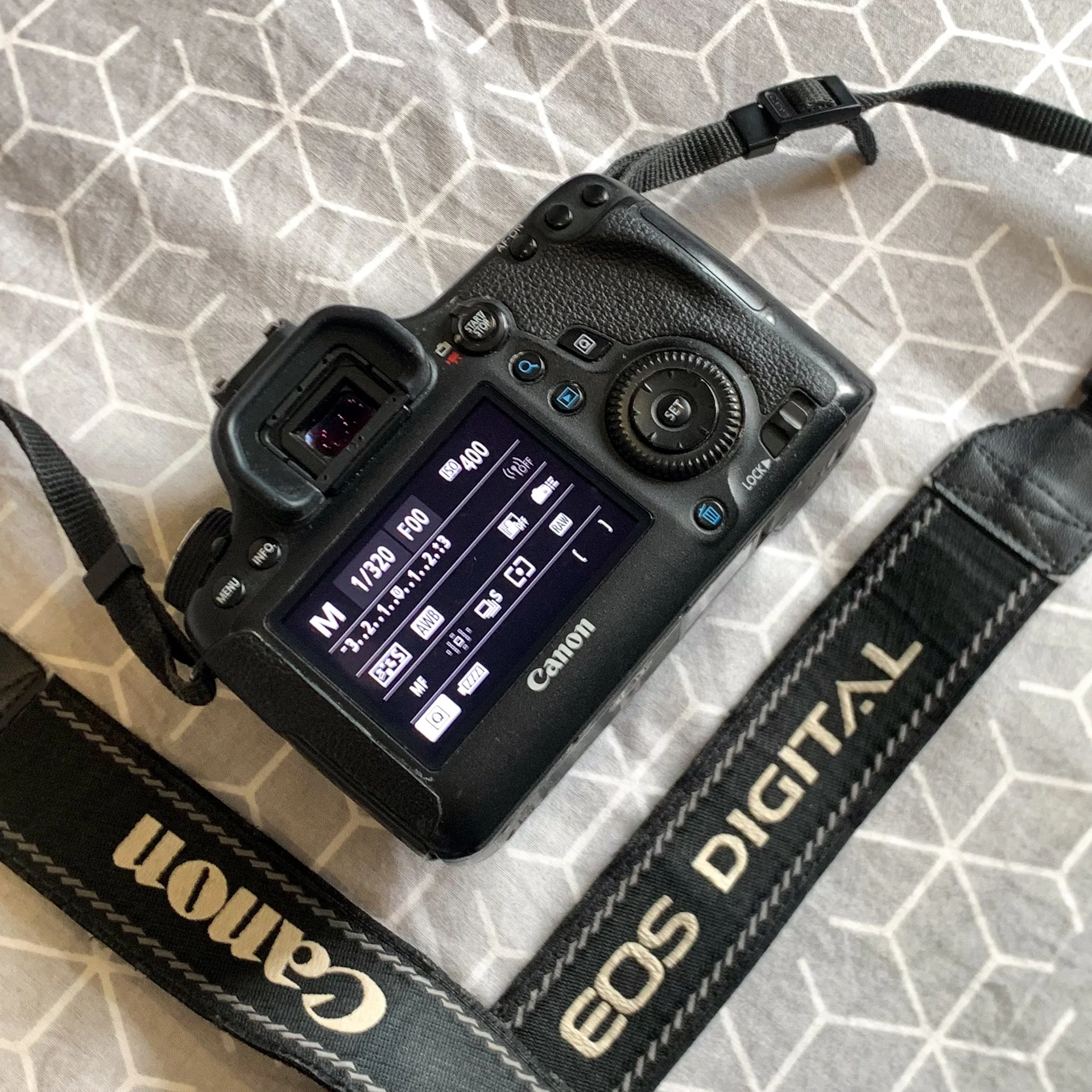 Canon EOS 6D body - миниатюра 4