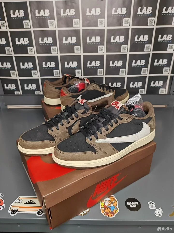 Кроссовки Air Jordan 1 Low "Travis Scott" - изображение 1