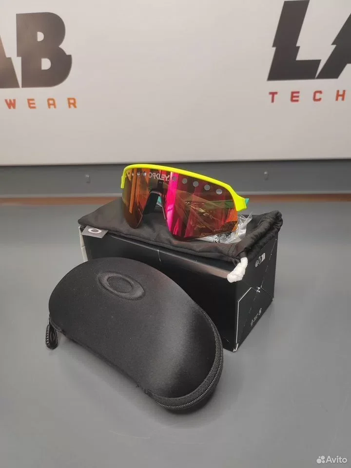 Очки Oakley Sutro Lite Sweep