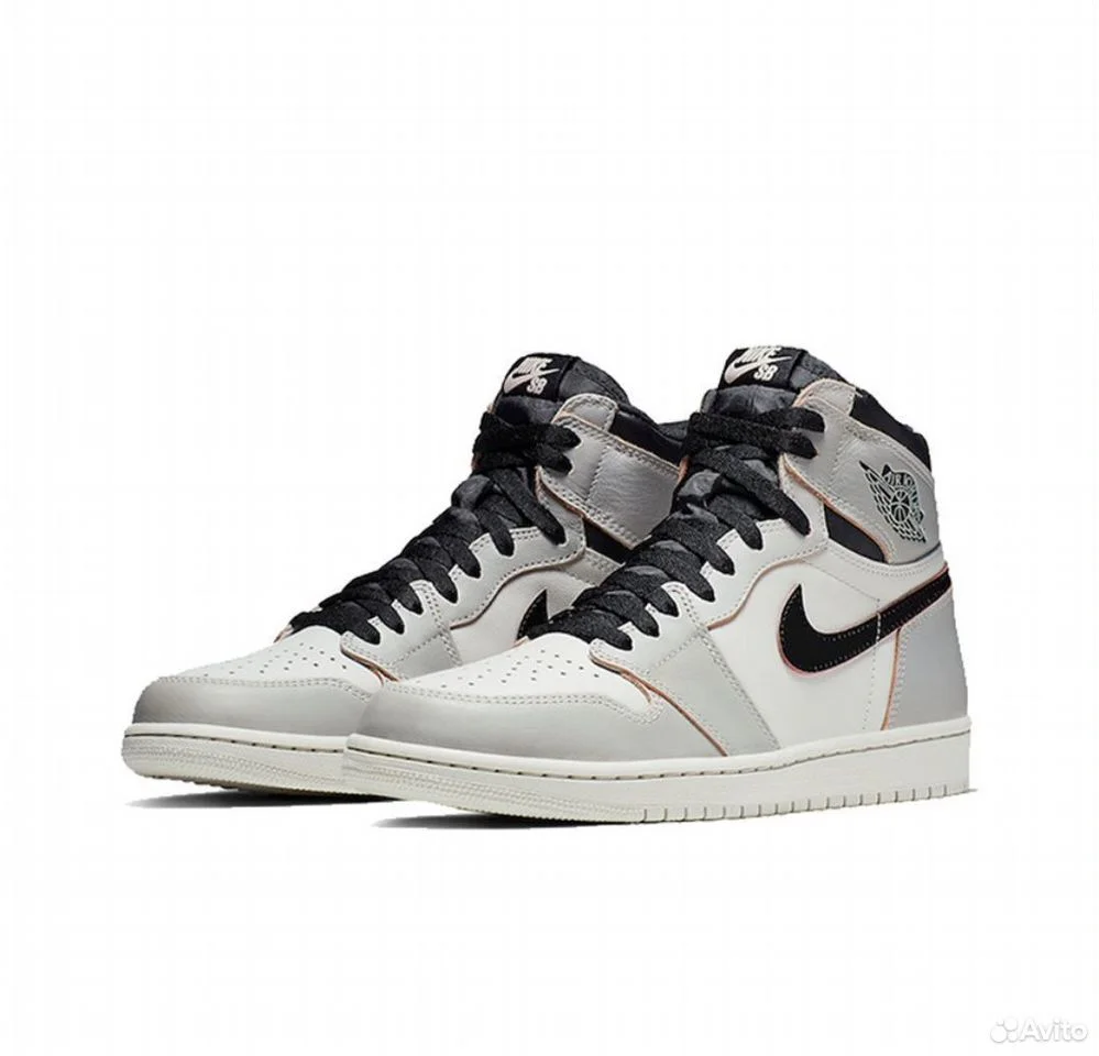 Кроссовки Nike Air Jordan 1 Retro High Light Bone - изображение 1