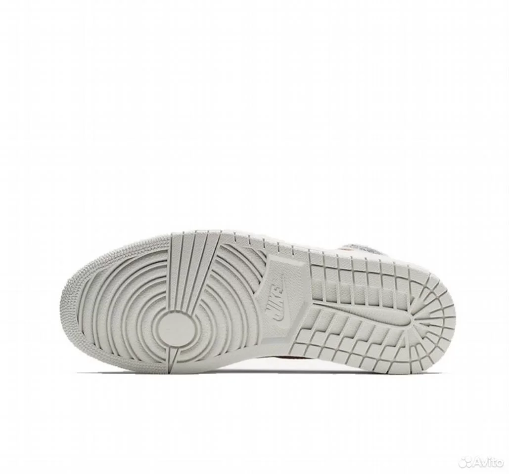 Кроссовки Nike Air Jordan 1 Retro High Light Bone - миниатюра 4
