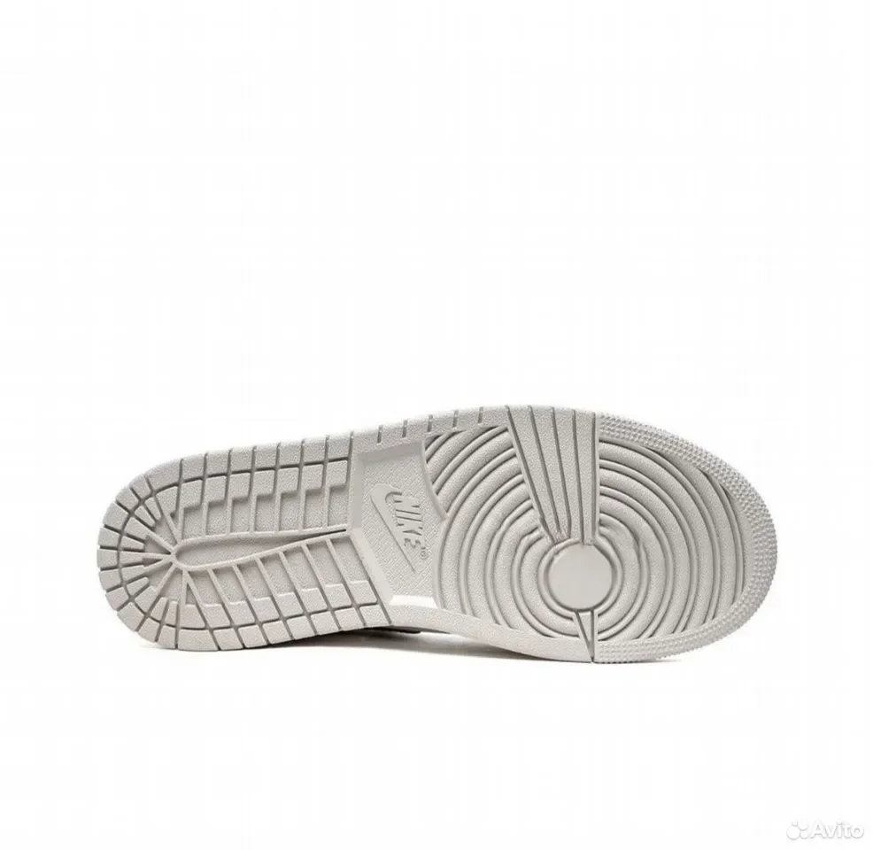 Кроссовки Nike Air Jordan 1 High OG White Cement - миниатюра 3