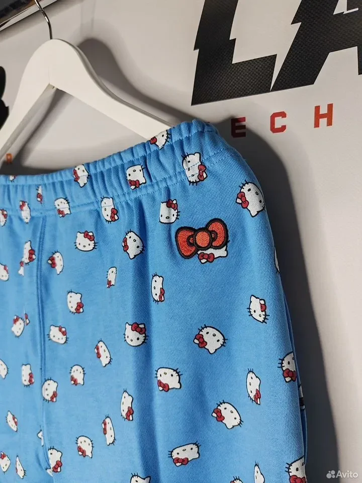 Штаны Nike x Hello Kitty SS22 Fleece - миниатюра 2