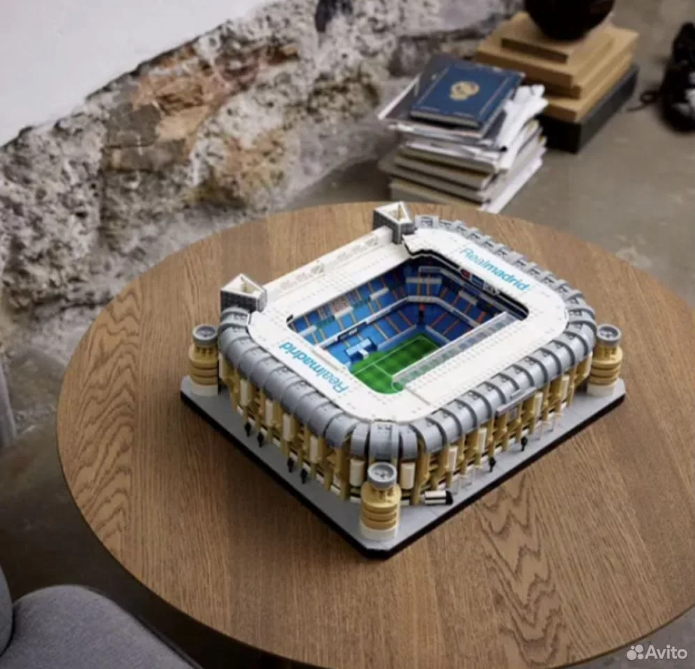 Lego Icons Santiago Bernabe Stadium - миниатюра 2