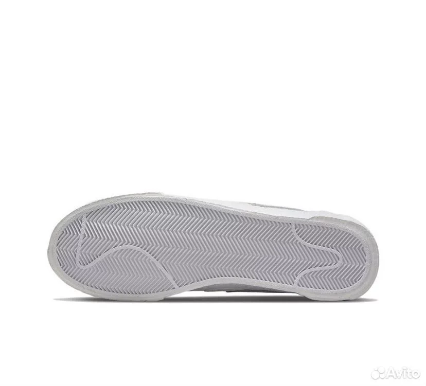 Кроссовки Nike Blazer Low x Sacai 'White Patent' - миниатюра 2
