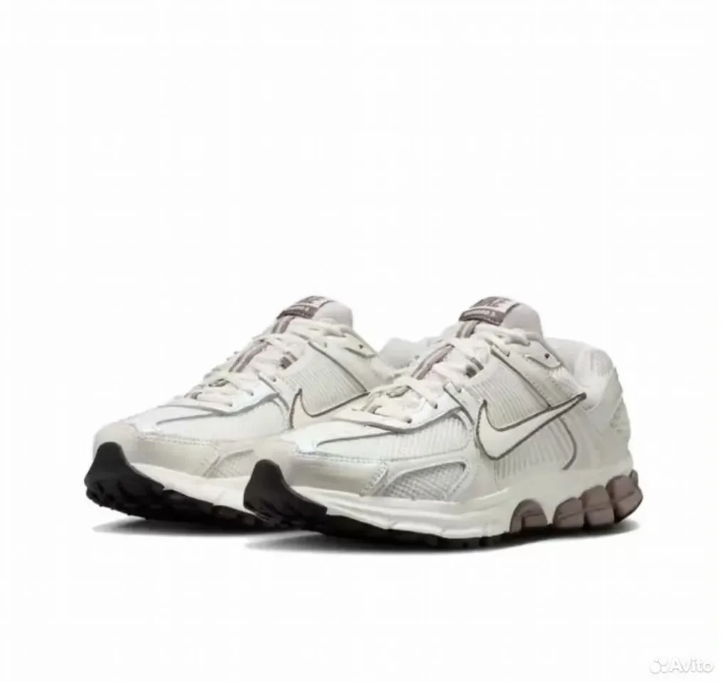 Кроссовки Nike Vomero 5 Part 3 - миниатюра 3