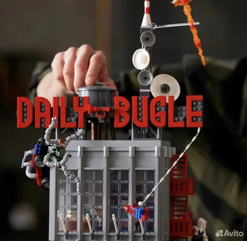 Лего Lego Daily Bugle - миниатюра 2