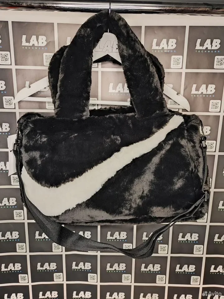 Спортивная сумка Nike Sportswear Faux Fur Tote - изображение 1