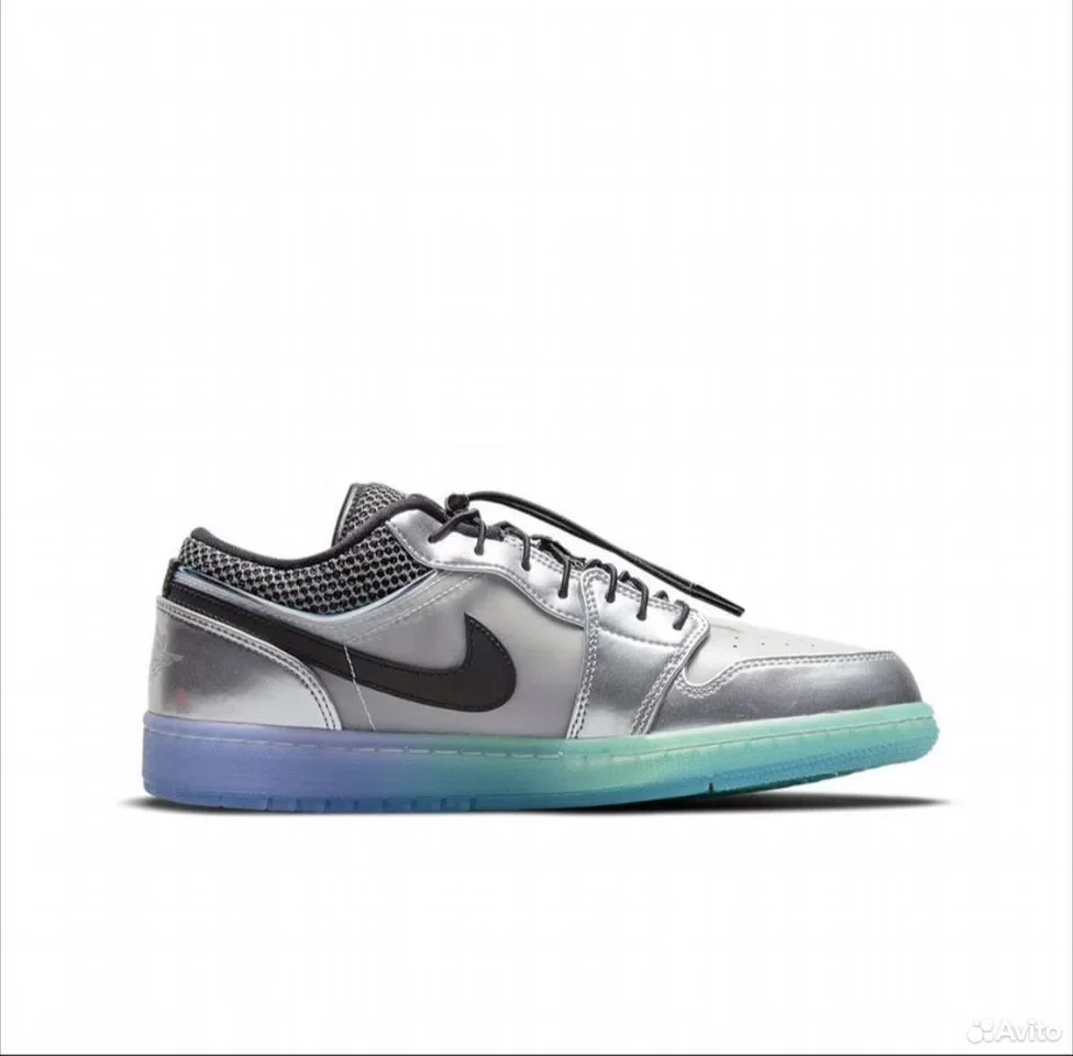 Кроссовки Nike Air Jordan 1 Low SE Toggle Silver - миниатюра 2