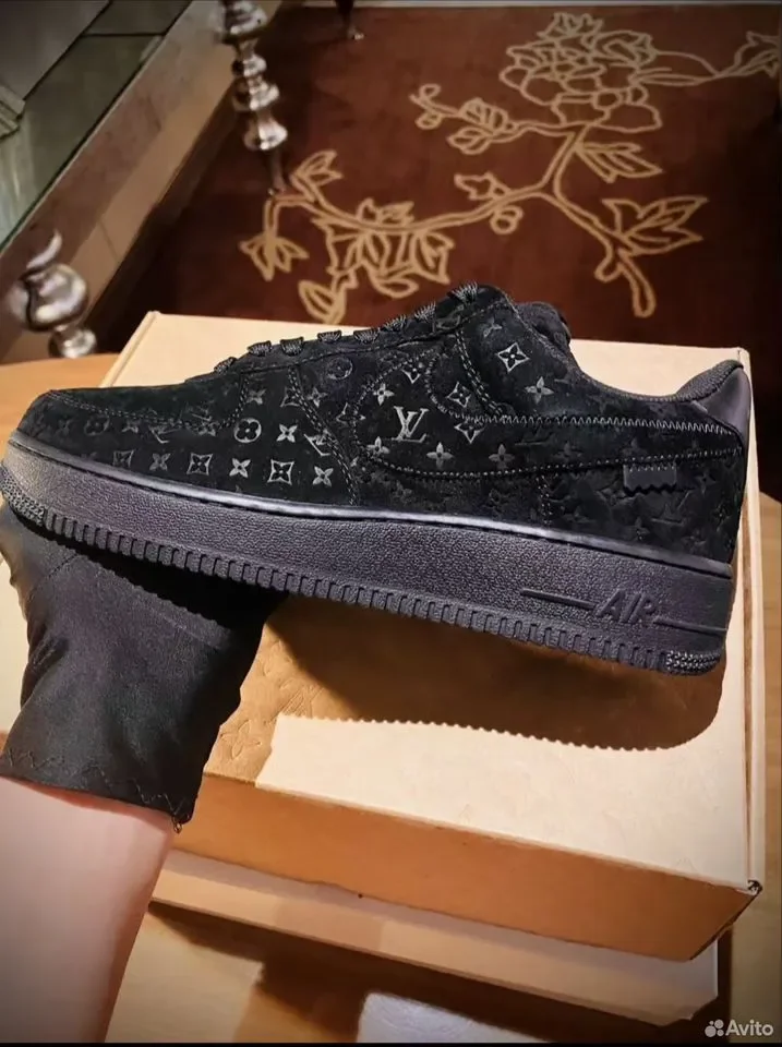 Кроссовки Nike Air Force 1 x Louis Vuitton Black - миниатюра 2