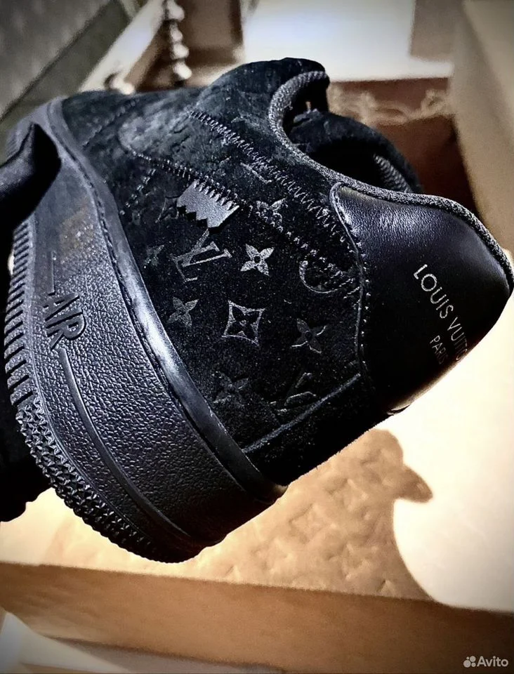 Кроссовки Nike Air Force 1 x Louis Vuitton Black - миниатюра 3