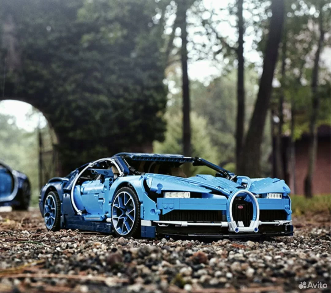 Lego Technic Bugatti Chiron - миниатюра 4