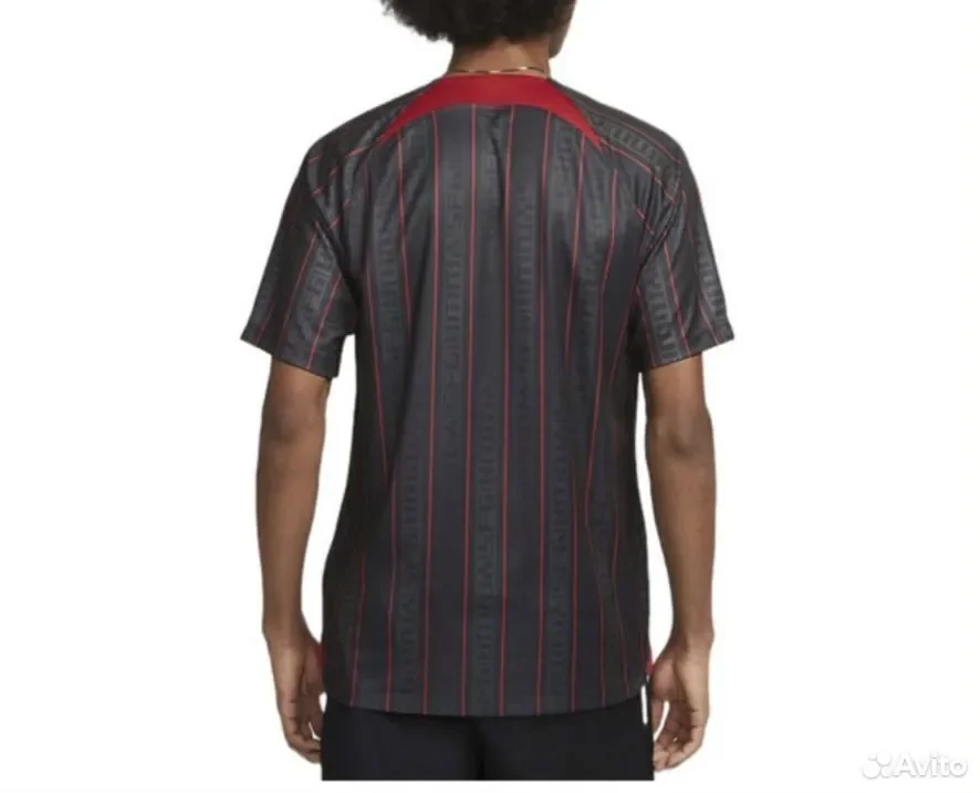 Футболка Nike Lebron James x Liverpool - изображение 1