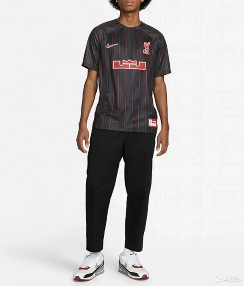Футболка Nike Lebron James x Liverpool - миниатюра 2