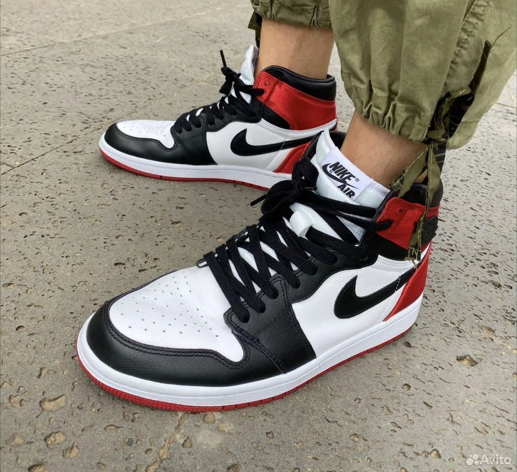 Кроссовки Nike Air 1 High OG Satin Red - изображение 1