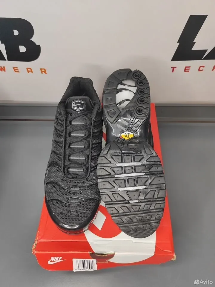 Кроссовки Nike Air Max Plus Tuned 1 - миниатюра 4