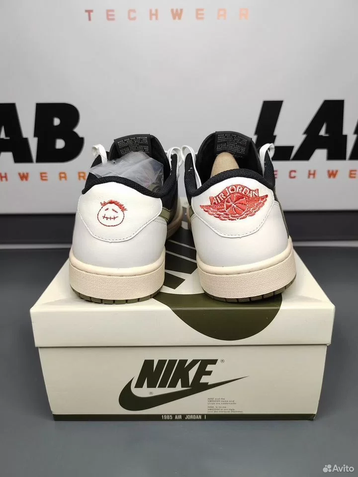 Кроссовки Nike Air Jordan 1 Low Travis Scott - миниатюра 3