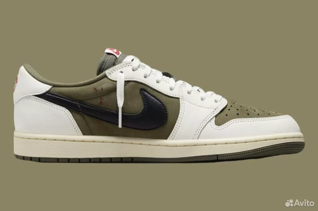 Кроссовки Nike Air Jordan 1 Low X Travis Scott - миниатюра 2