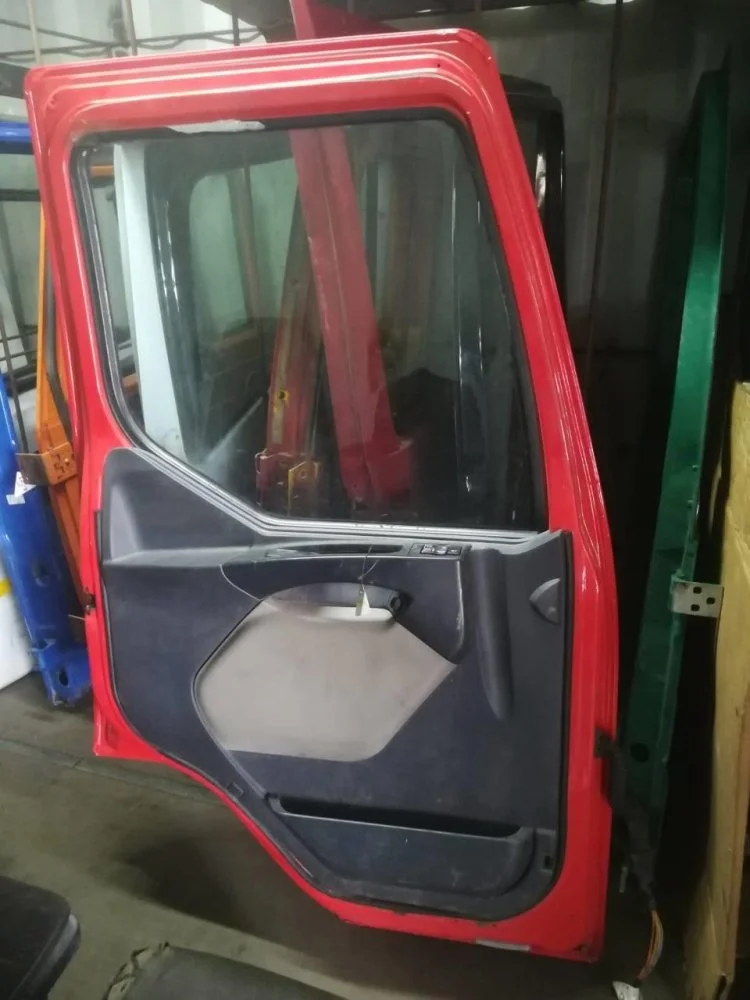 Дверь Renault Premium 440.19T DXI11 440HP EURO3 - миниатюра 2