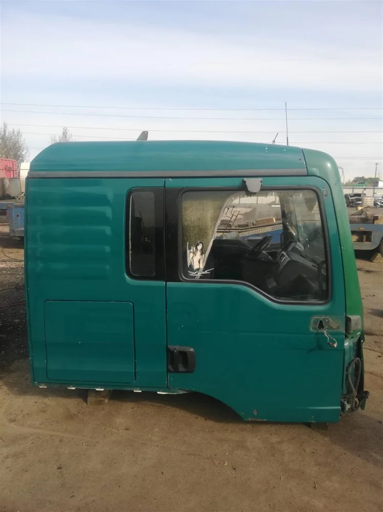 Кабина MAN ERF 18.420 ISME 420 30 2003 - миниатюра 2