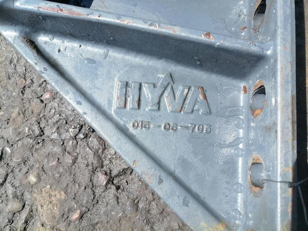 Кронштейн цилиндра подъема кузова верхний Scania - миниатюра 4