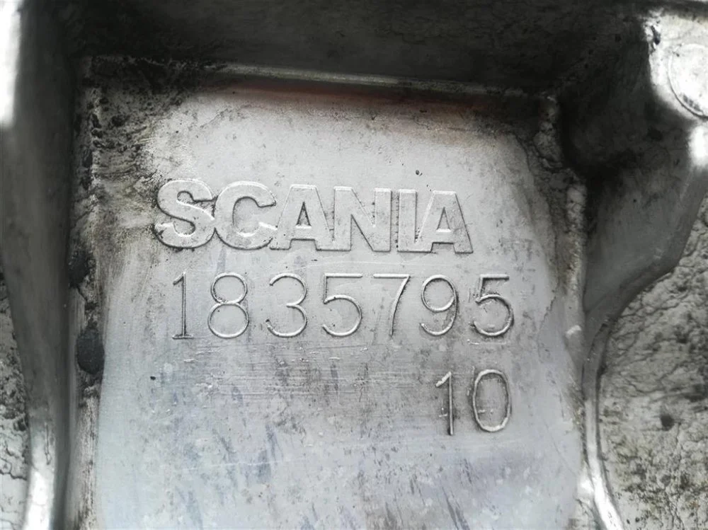 Крышка блока цилиндров SCANIA - миниатюра 3