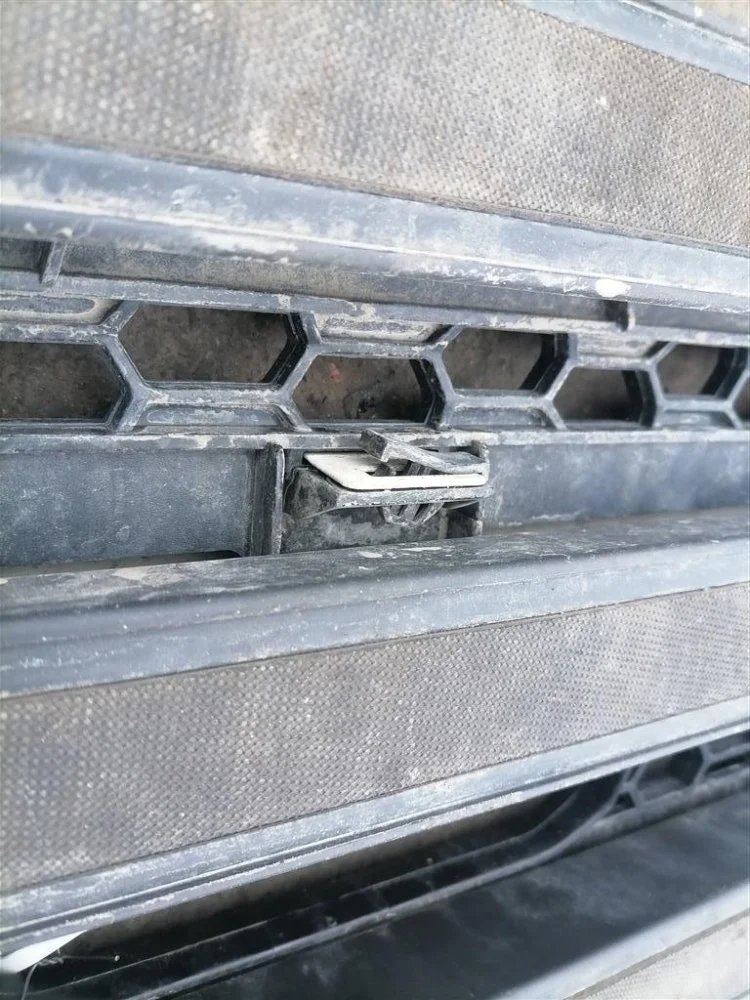 Решетка радиатора нижняя Scania G 380 DC13 152 L01 - миниатюра 3