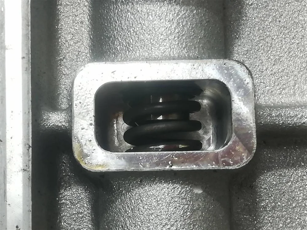 Корпус клапана (Масляный фильтр) Scania G 410 OC13 - миниатюра 6