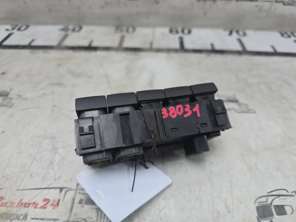 Блок переключателей Scania P 440 DC13 153 L01 PDE - миниатюра 2