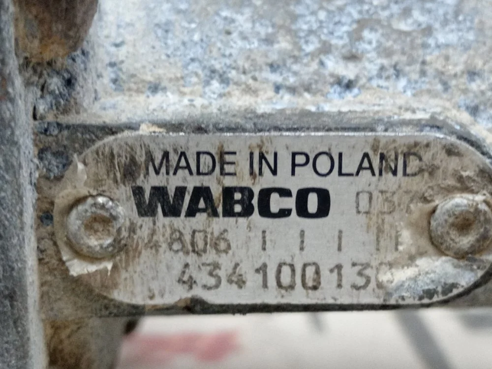 Клапан пневматический Iveco - миниатюра 4