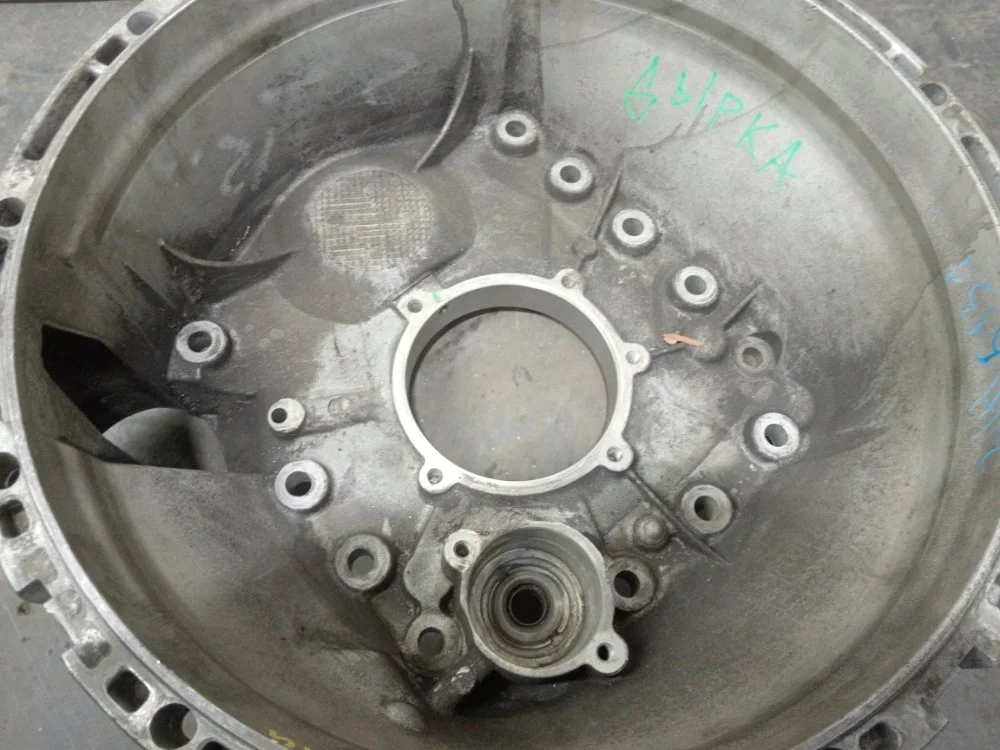 Корпус КПП Volvo D12 2004 - миниатюра 7