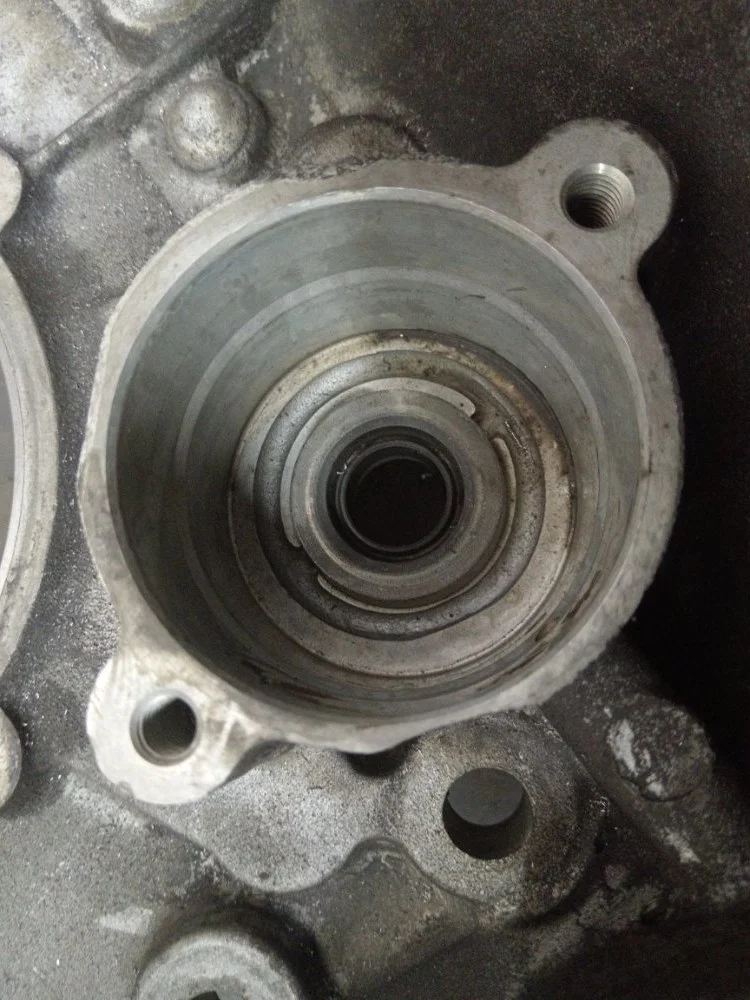 Корпус КПП Volvo D12 2004 - миниатюра 8