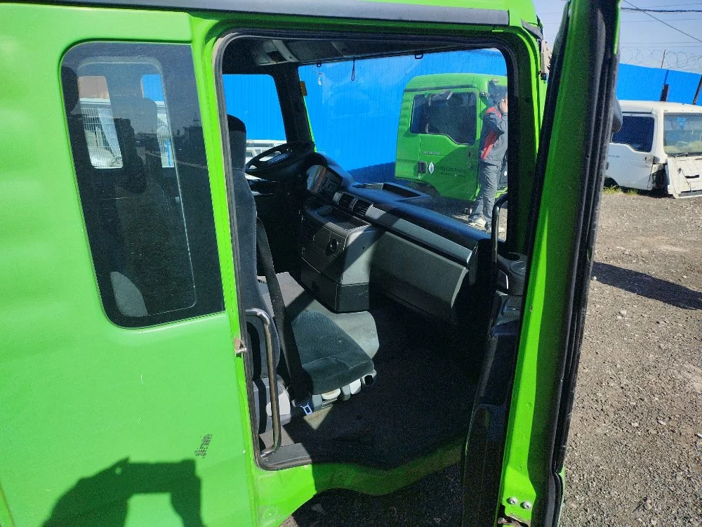 Кабина MAN TGS 26.320 MAN TGS D2066LF39 2008 - миниатюра 10