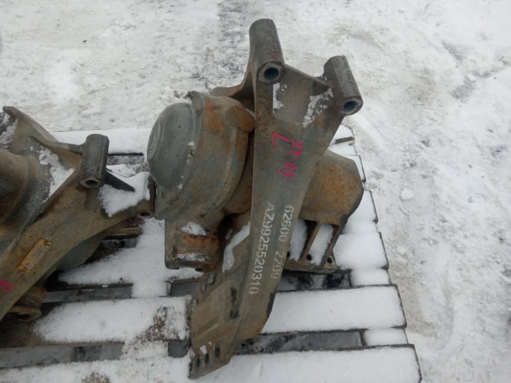 Кронштейн балансира SITRAK C7H ZZ4256V364HE - миниатюра 2