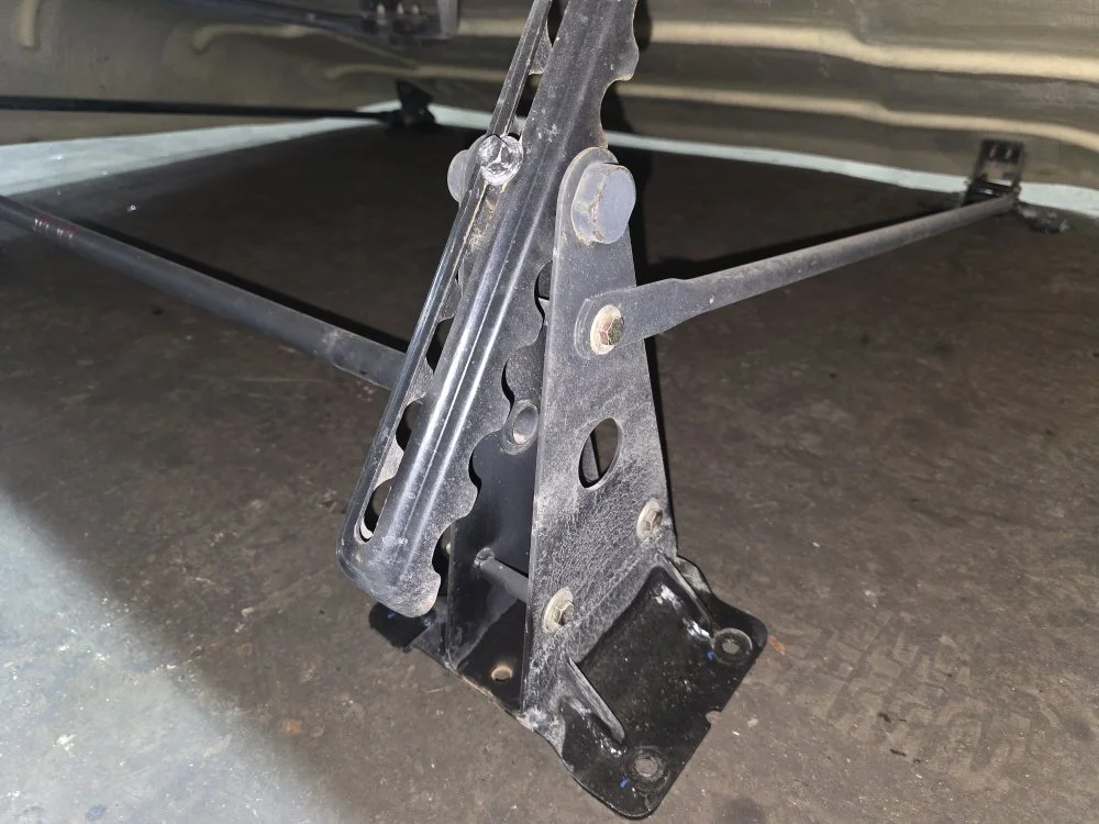 Спойлер кабины верхний SHACMAN SX42586V385 WEICHAI - миниатюра 8