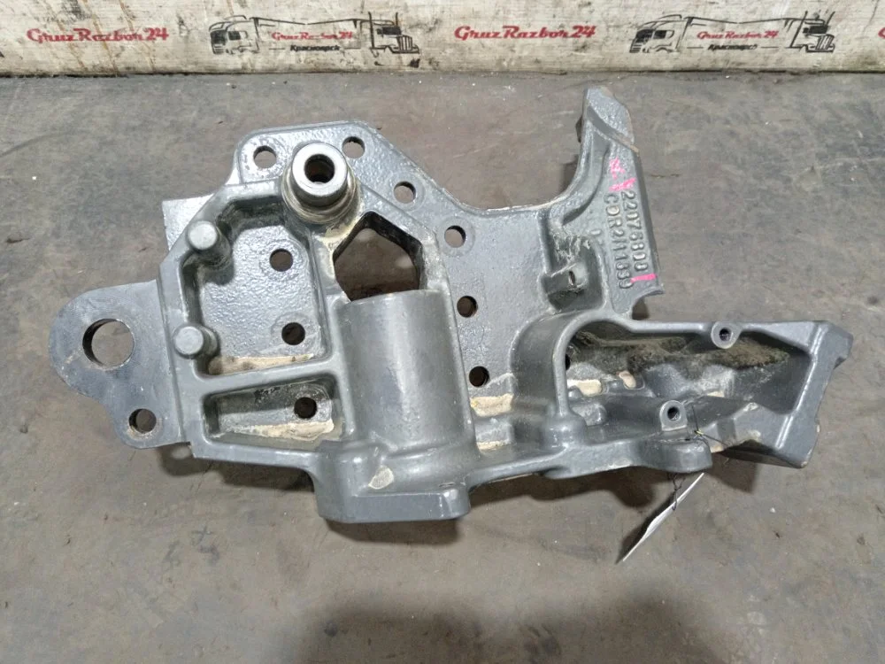 Кронштейн бампера правый Volvo FM4 469 D13 675996 - изображение 1