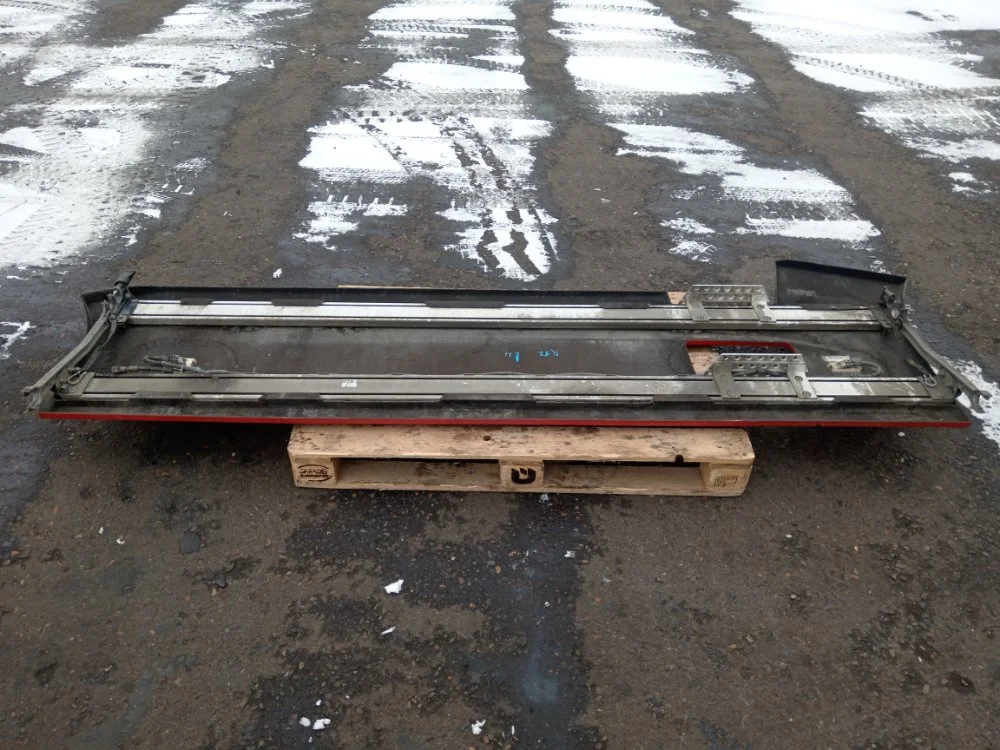 Спойлер боковой левый Renault T DXI13 490HP E5 - миниатюра 6