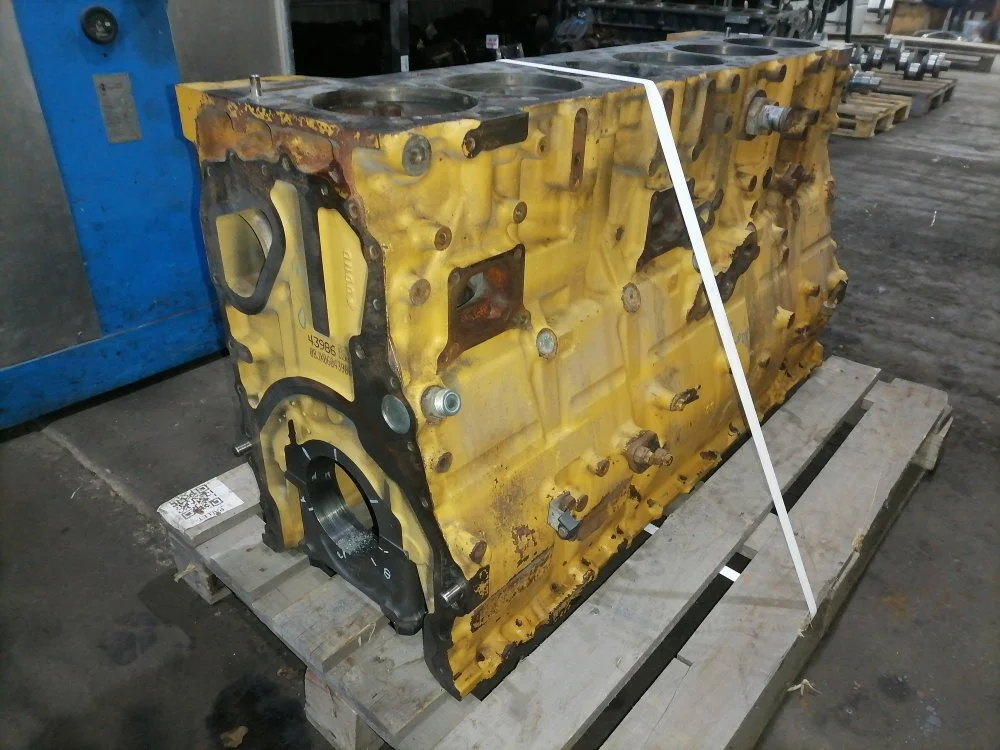 Блок цилиндров Caterpillar T660 Aerodinamic CAT15 - миниатюра 5