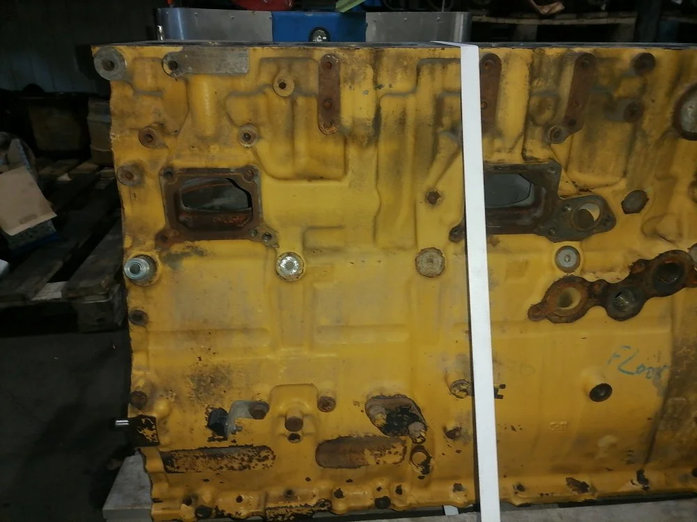 Блок цилиндров Caterpillar T660 Aerodinamic CAT15 - миниатюра 8