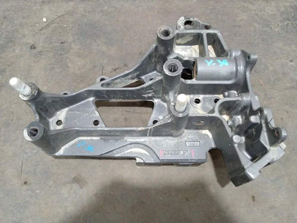 Кронштейн бампера левый Volvo FM4 469 D13 675996 - миниатюра 2