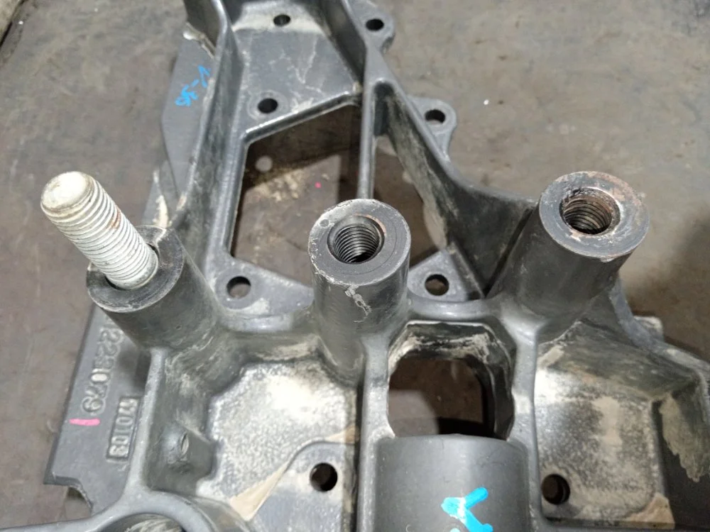 Кронштейн бампера левый Volvo FM4 469 D13 675996 - миниатюра 6