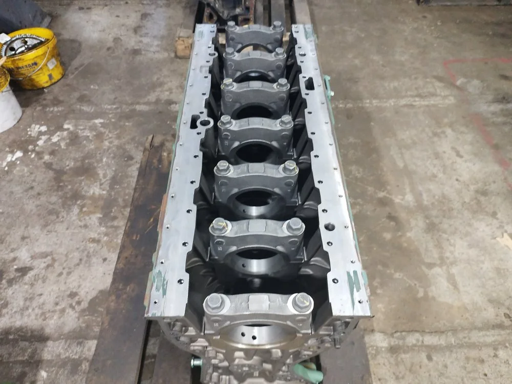 Блок цилиндров FAW CA4180P77K25E5 J7 CA6DM3-55E52 - изображение 1