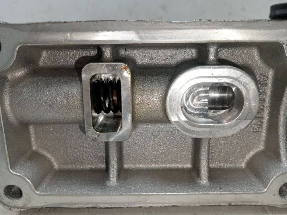 Корпус клапана (Масляный фильтр) Scania G 410 OC13 - миниатюра 5