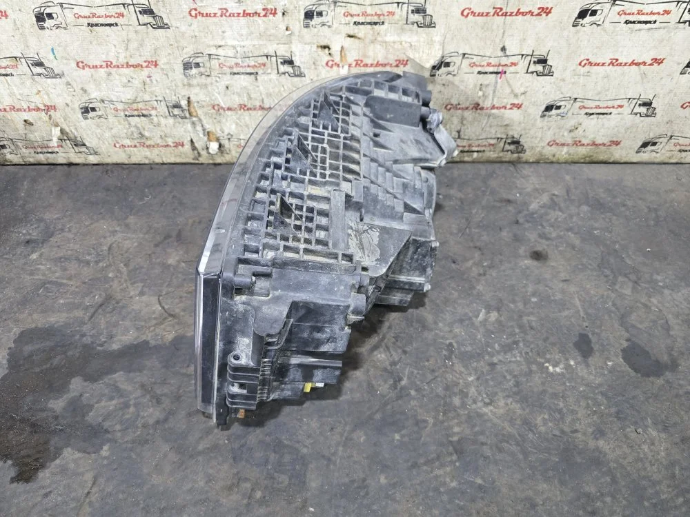Фара правая Scania P DC13 153 W01 PDE 440H/P E5 - миниатюра 2