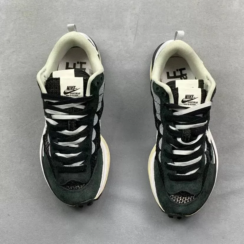 Кроссовки Nike Vaporwaffle Sacai black & white - миниатюра 4