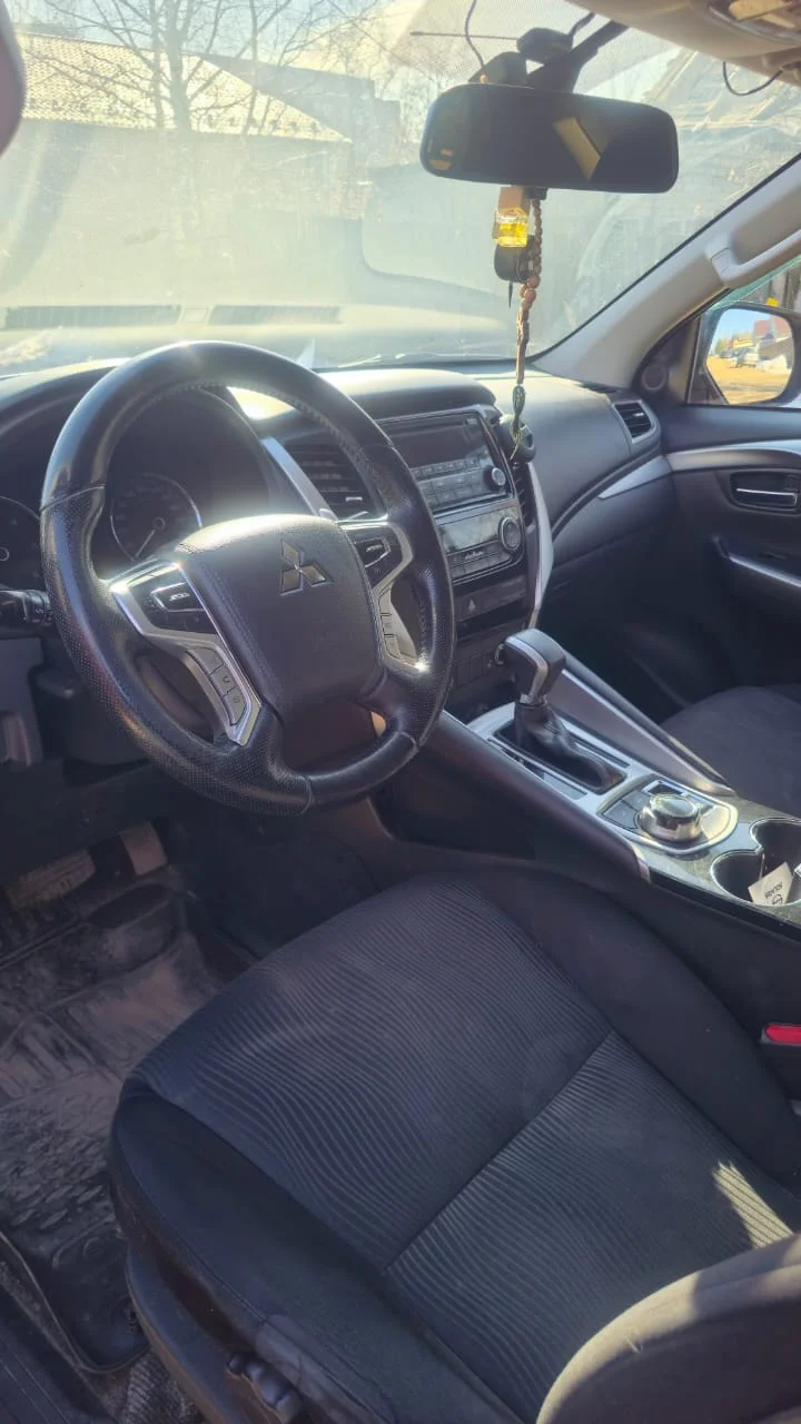 Mitsubishi Pajero Sport 2018 - миниатюра 5
